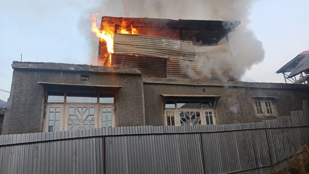 House partially damaged in Hajin fire incident - Kashmir Convener