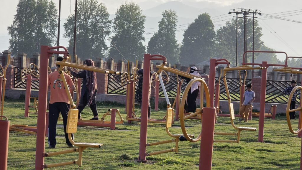 Masrat Rasool Open-air gym in Sopore becomes lifeline for youth, elderly - Kashmir ...