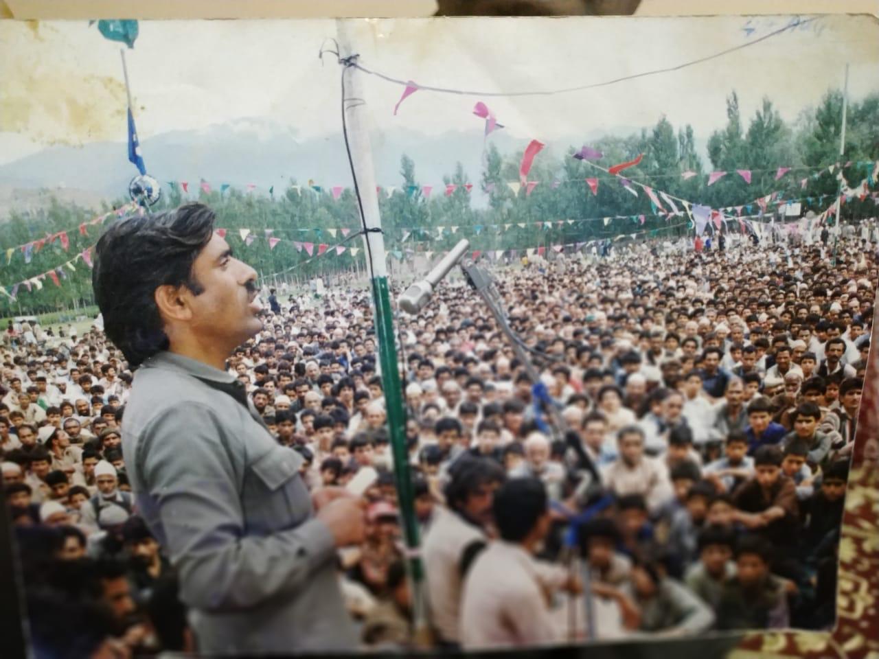 Nizam ud din Bhat addressing an ELction rally in 1987 in Bandipora